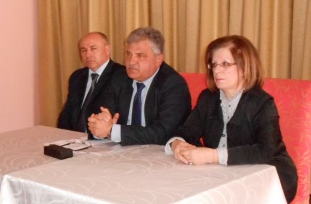 Ремонтират читалището в  Брезница