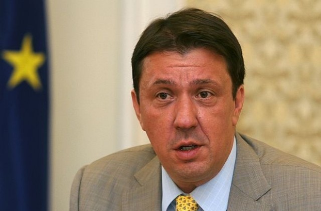 Куюмджиев: ЕРП-тата да спрат постоянно да се оплакват и да искат пари от държавата