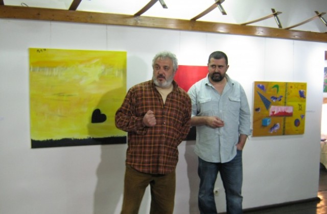 Петър Давидков откри първа самостоятелна изложба в Дупница