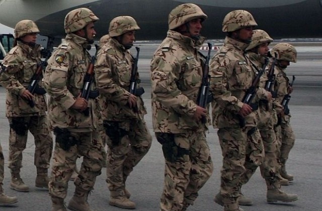 Армията търси бойци на младежка трудова борса