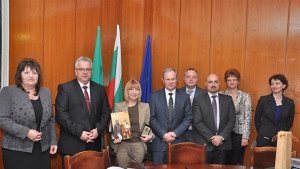 Министър Клисарова направи работно посещение във Враца