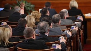 Миков изгони депутата Георги Андонов от пленарната зала