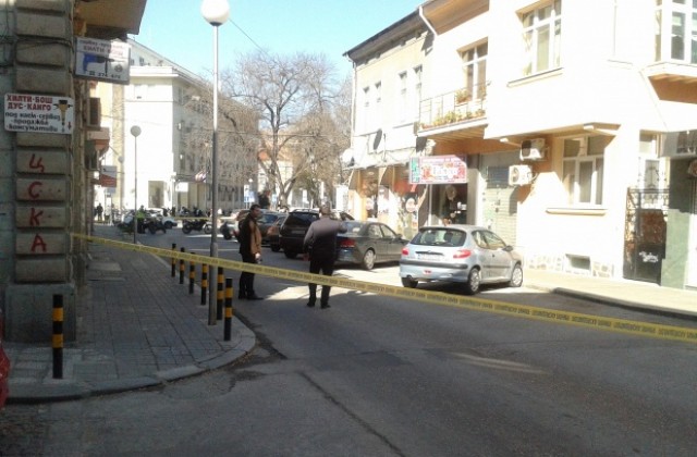 Детонираха бомбата до колата на адвокат Божикова