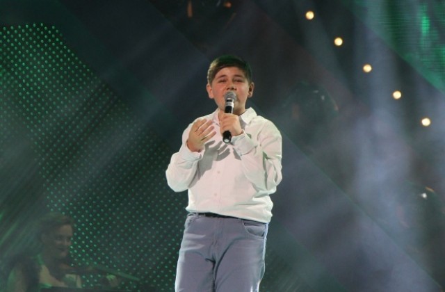 Калоян от Козлодуй трогна жури и публика на Големите надежди