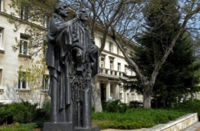 Обсъждат поемането на общински дълг и реконструкция на стадион Христо Ботев