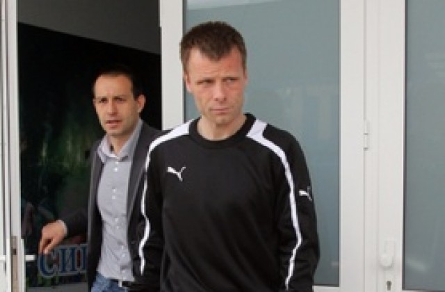 Елин Топузаков поема Левски