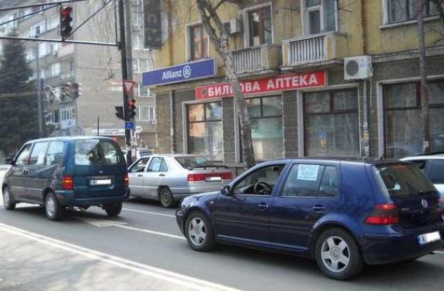 Шамари за служителите на „паяка”