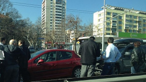 Верижна катастрофа блокира Цариградско шосе