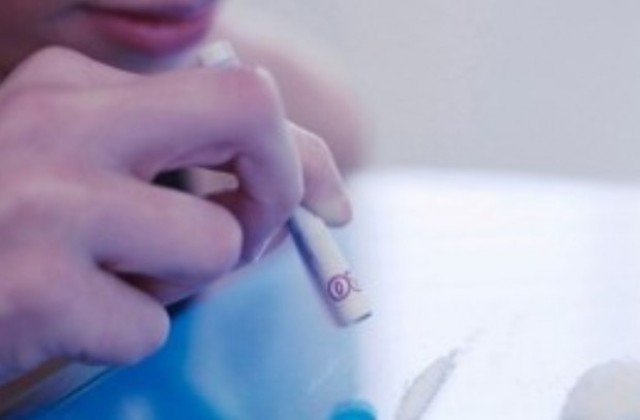 Откриха амфетамин и марихуана в младеж и девойка