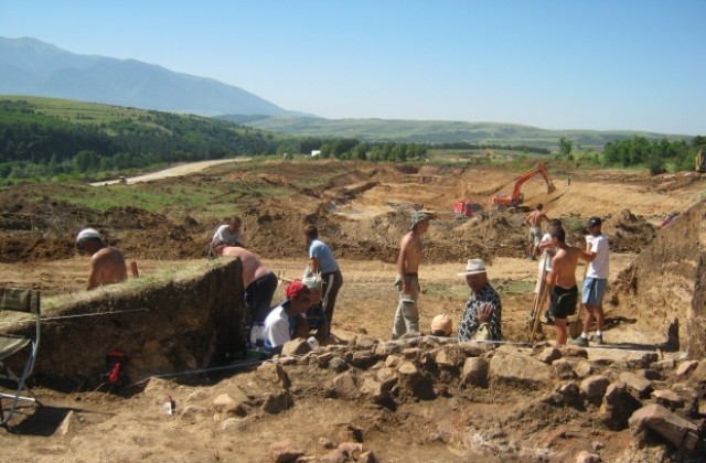 Община Дупница набира хора за разкопките по АМ Струма