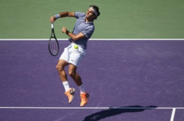 Федерер пак прескочи Карлович след тайбрек