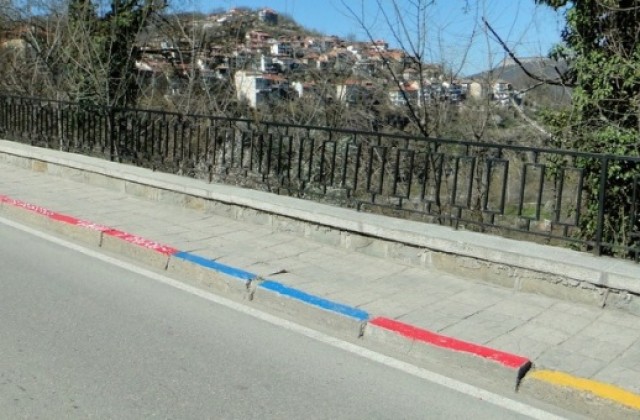 Цветна линия за бъдещето към 2019-та украси В. Търново