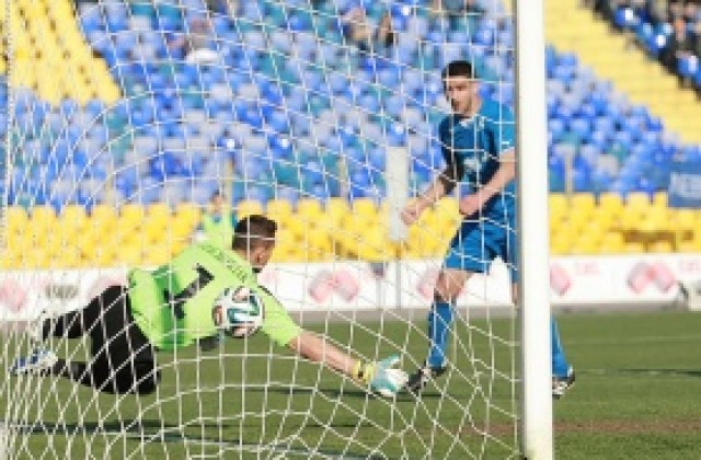 Левски би Ботев за първи успех в А група през 2014