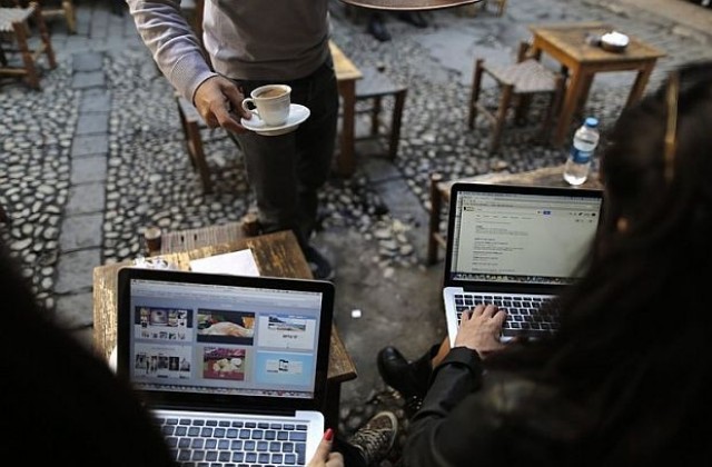 Президентът Гюл: Забраната на Туитър ще бъде вдигната