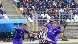 Двама бегълци от Етър решиха мача с габровци