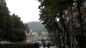 Облачно и хладно време на места с гръмотевици