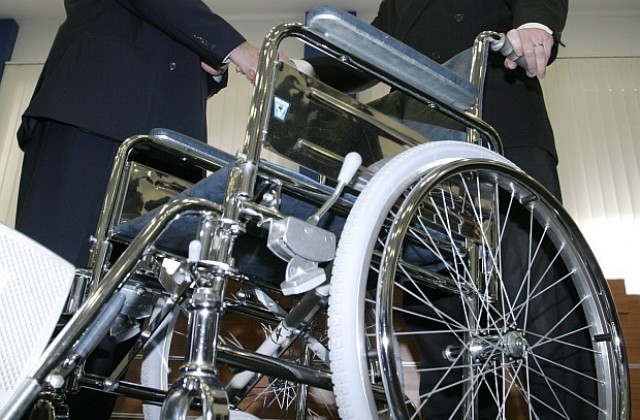 Инвалид се жалва от дискриминация - не го пускат в чалга клубове