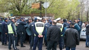 Бунт сред бежанците след гостуването на комисар Малмстрьом