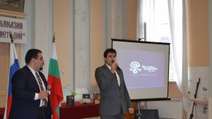 Генералният консул на Русия слуша урок за генералисимус Суворов и