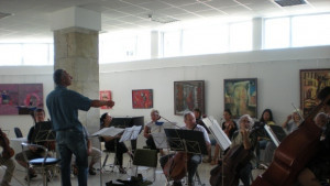 Свирят Бах в художествената галерия днес