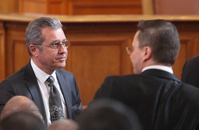 Цонев: Сближаване с ГЕРБ няма, Борисов е хитрец