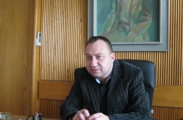 Константинов срещу Дангов в съда, новото дело се отложи