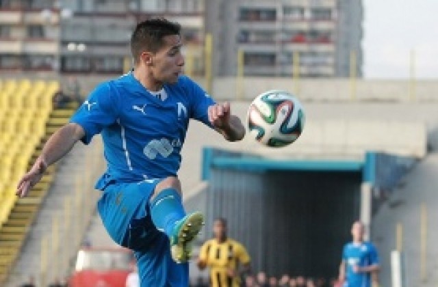 Друг младок смени Боби Цонев в групата на Левски