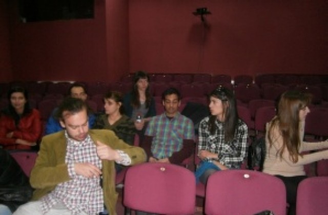 Постановката Кино- театър Българан за Международния ден на театъра