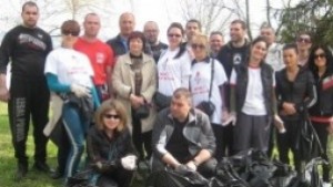 Младежкото обединение на БСП почисти езерото Загорка