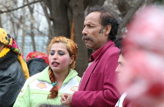 Общински съветник пита правозащитници за ромските пазари на булки