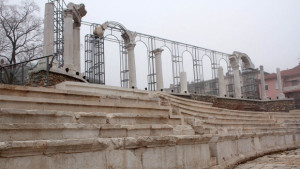 Липса на сцена проваля премиера на Операта на Античния форум