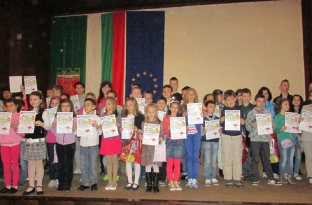 Наградиха най-добрите ученици в състезанието Европейско кенгуро