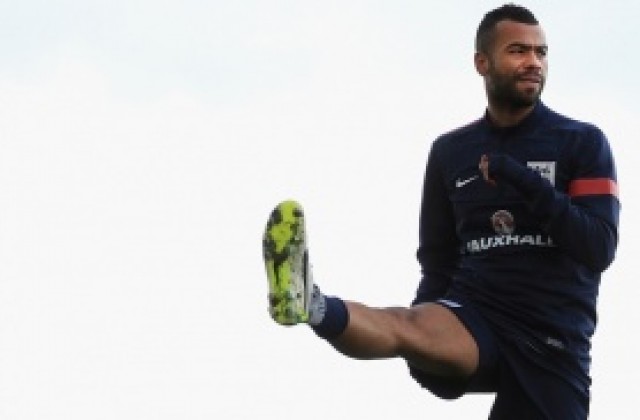 Ливърпул започва преговори с Ашли Коул