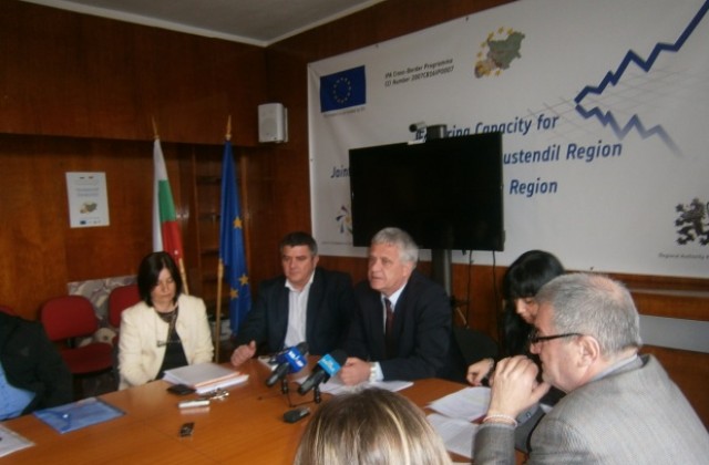 ГЕРБ и ДПС спорят за секретарското място в РИК- Кюстендил, председателят ще е от БСП