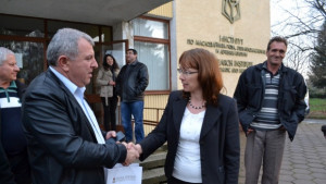 Министърът на земеделието и храните посети Института по розата в