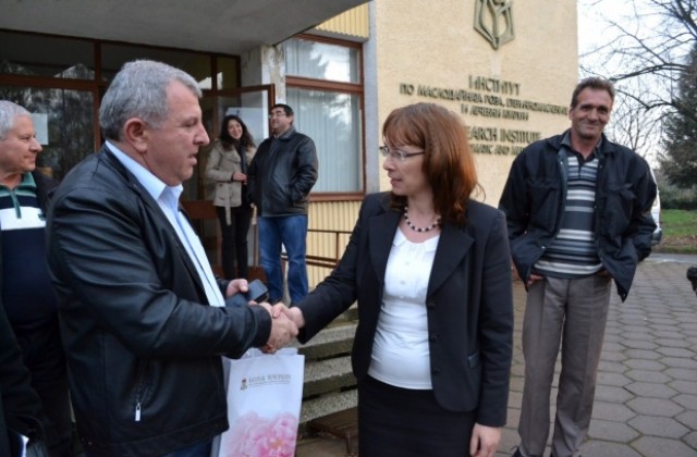 Министърът на земеделието и храните посети Института по розата в Казанлък