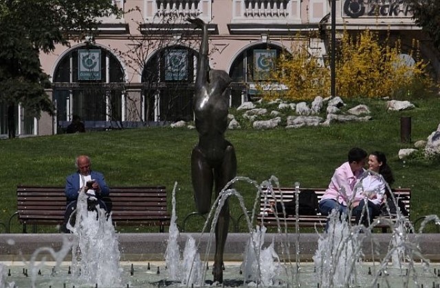 Температурите през април ще са по-високи от обичайните