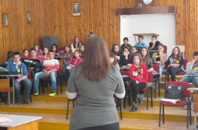 128 ученици от цялата страна на олимпиада по испански език в Дупница