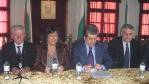 Първанов Консултативният съвет при президента прие найантибългарската позиция от Освобождението