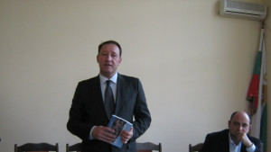 Ангел Найденов Осигурени са 400 000 лв за сградата на