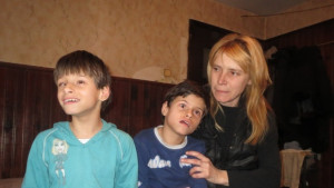 ВМРО Кюстендил с дарение да двете близначки от Раждавица