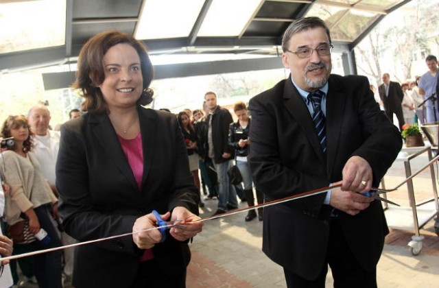 Откриха ново спешно приемно отделение в „Майчин дом”