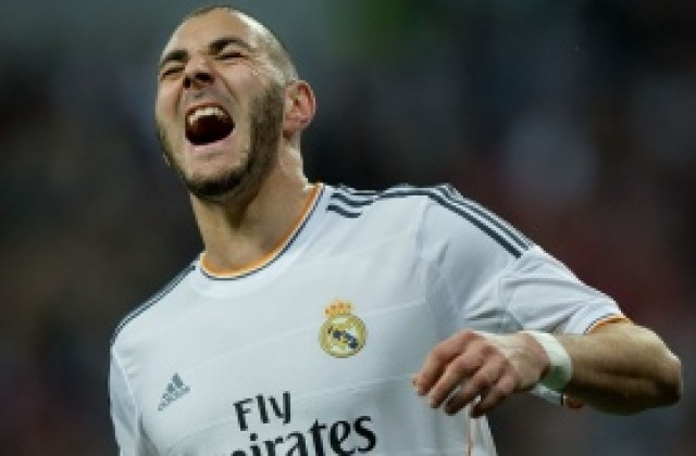 Бензема с 2 дами под ръка дни преди мача с Борусия