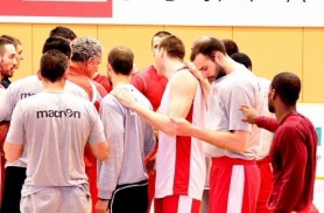 Везенков за титлата, българите, домакинство в Самоков и финал с Левски в Арена Армеец