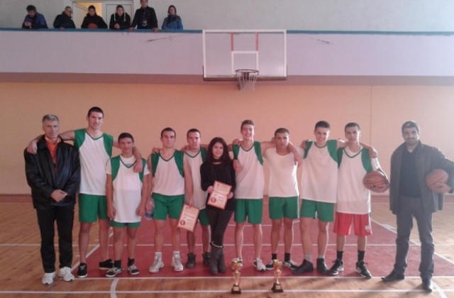 Община Казанлък подпомага активно ученическия спорт