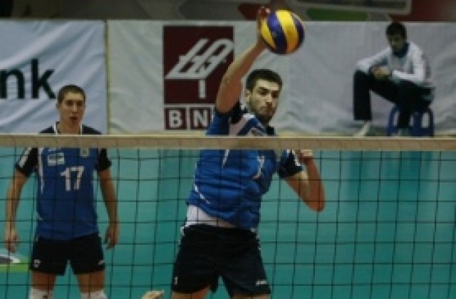 Левски Бол с единия крак на финал