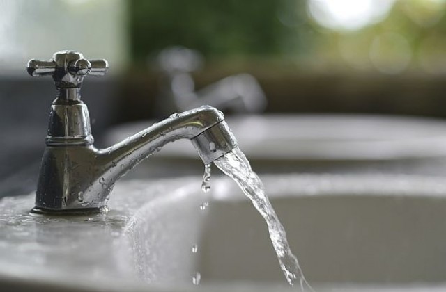 Варненската вода - почти 40% по-скъпа от софийската