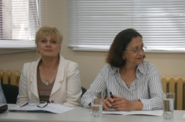 Учебното съдържание няма право да отнема детството, смята Магдалена Василева