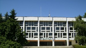 Благотворително за Бети играят Женитба в Кюстендилски драматичен театър