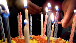 Кметът поздравява столетница